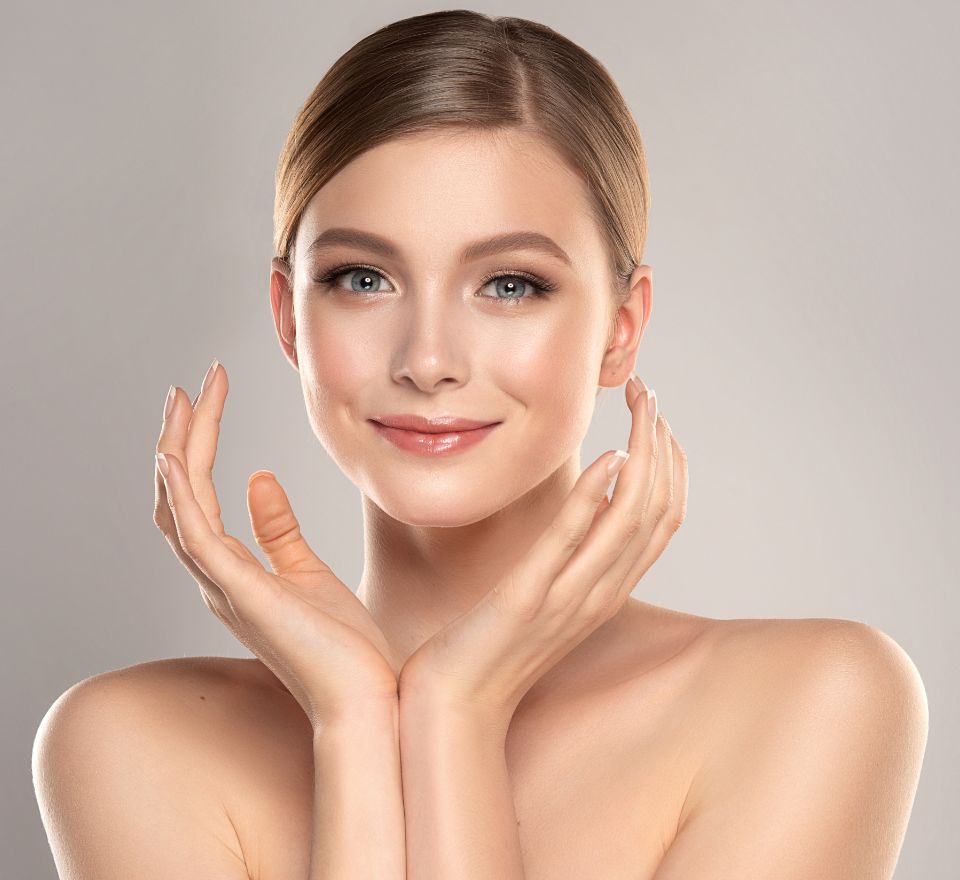 ワンランク上のエイジングケア&リフトアップ&首筋ケアのビフォーアフター